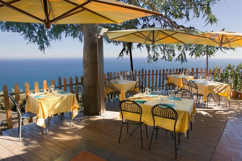 Frühlings-Special im Albergo Rosita: Meer & Tradition Frühlings-Special im Albergo Rosita: Meer & Tradition